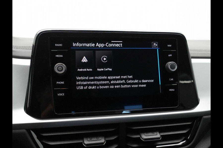 Volkswagen T-Roc 1.5 TSI 150pk DSG Life Edition Camera Carplay Keyless Clima 199