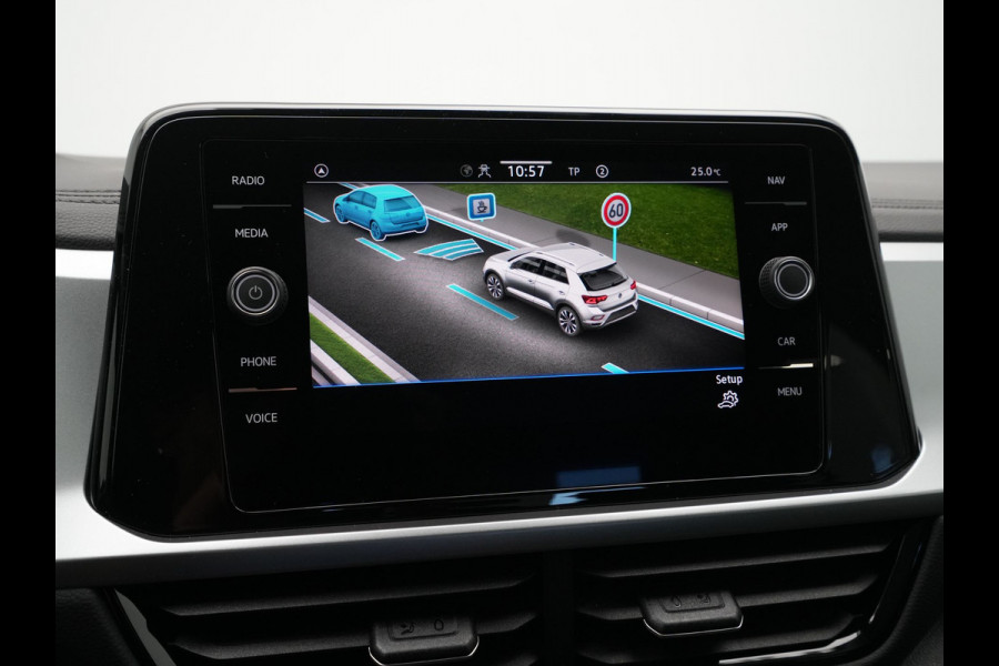 Volkswagen T-Roc 1.5 TSI 150pk DSG Life Edition Camera Carplay Keyless Clima 199