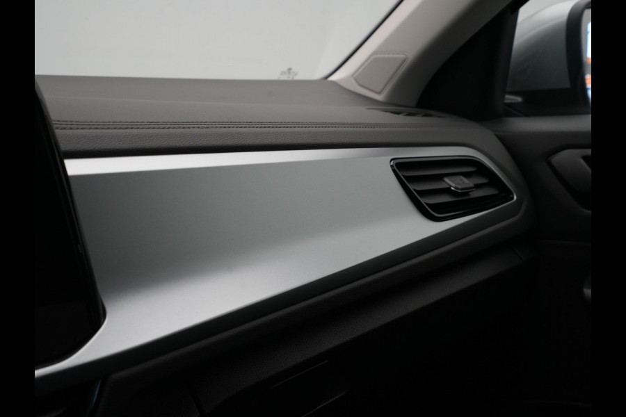 Volkswagen T-Roc 1.5 TSI 150pk DSG Life Edition Camera Carplay Keyless Clima 199