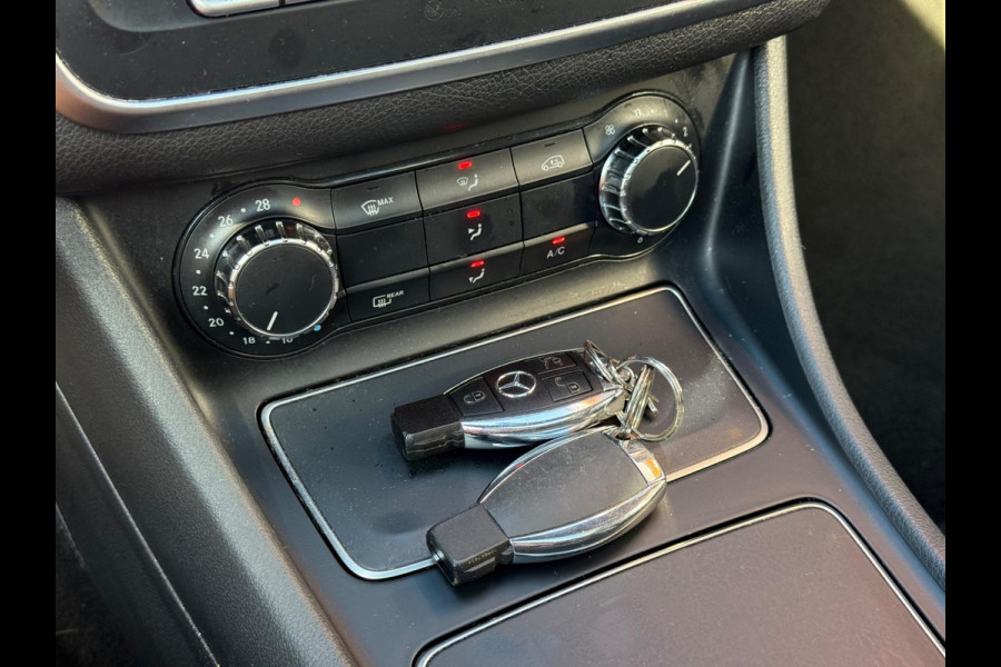 Mercedes-Benz CLA-Klasse 200 | Pano | Cruise | Camera |