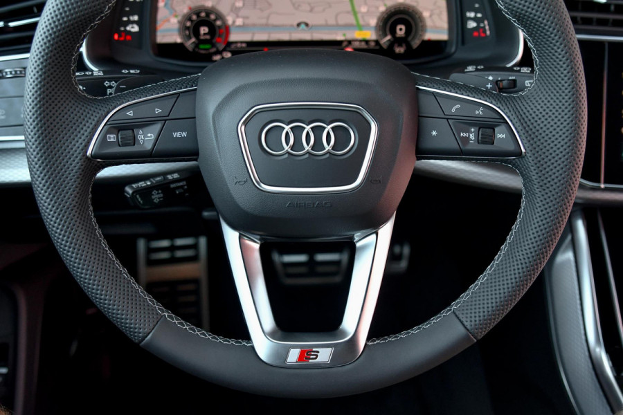 Audi Q8 60 TFSI e quattro Pro Line S Competition. RS Zetels, 4W Sturing, Softclose, Pano, Laser, B&O, 360 3D, Trekh, Keyless, 23"!