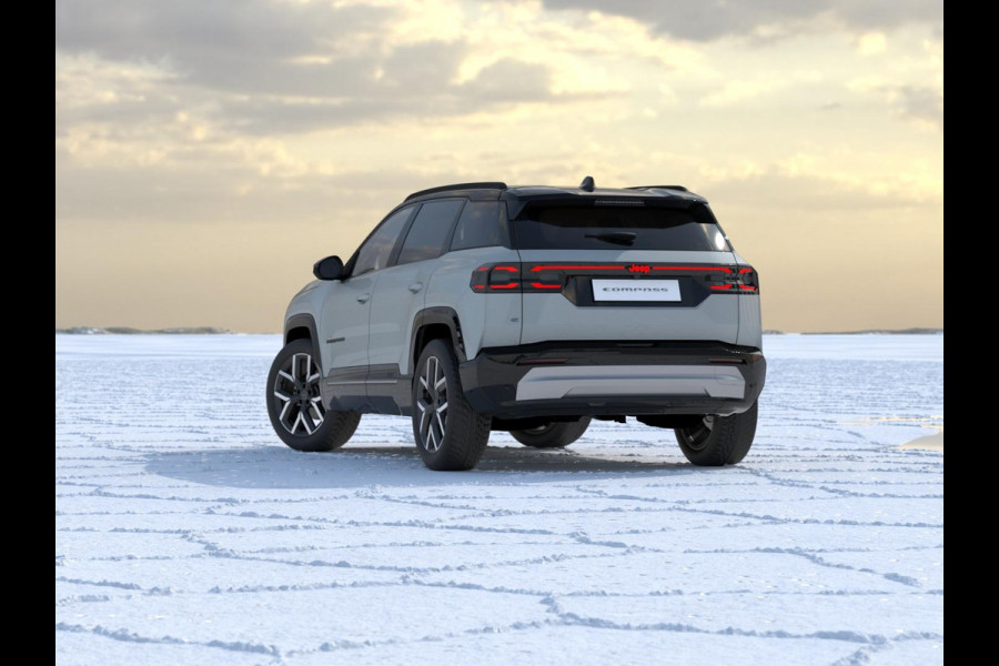 Jeep Compass First Edition 74 kWh | Adapt. Cruise | Camera | Carplay | 20" | Elektr. A-Klep | Navi | Winter Pack | Schuif/Kanteldak | Premium Pack | Conv. Pack | Warmtepomp