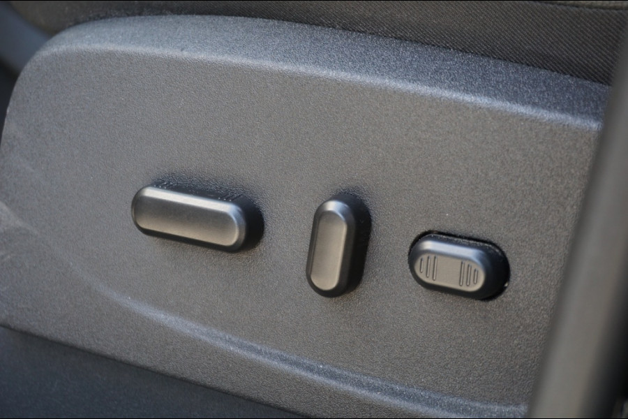 Ford Kuga 150PK ST Line AFN.HAAK | ELEK.KLEP | WINTERPACK | CARPLAY | NAVI VERKOCHT