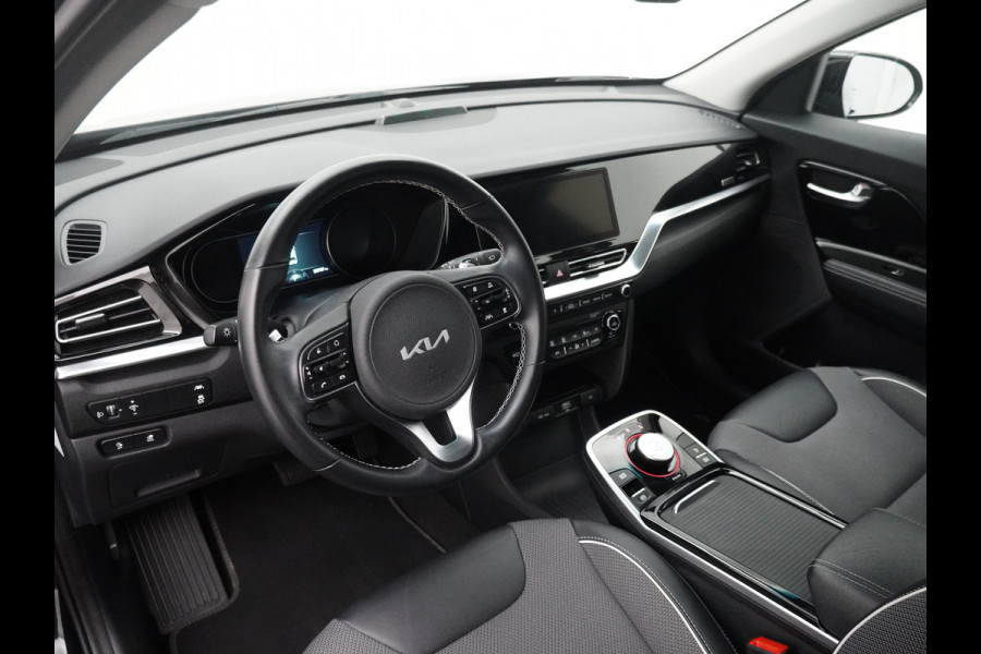 Kia e-Niro DynamicLine 64 kWh - SOH 96,9% - Adaptief Cruise Control - Climate Control - Lichtmetalen Velgen - Navigatie - Fabrieksgarantie Tot 2029