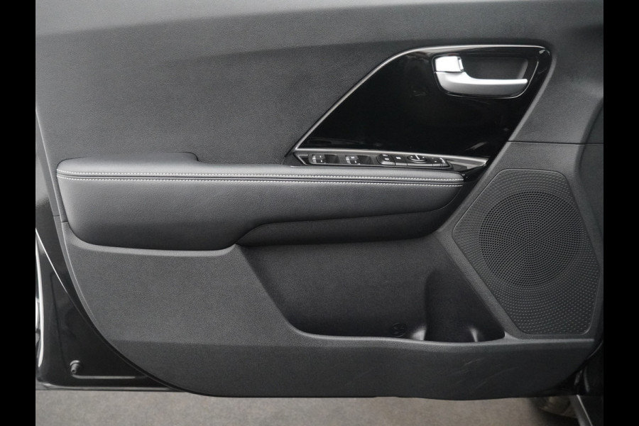 Kia e-Niro DynamicLine 64 kWh - SOH 96,9% - Adaptief Cruise Control - Climate Control - Lichtmetalen Velgen - Navigatie - Fabrieksgarantie Tot 2029