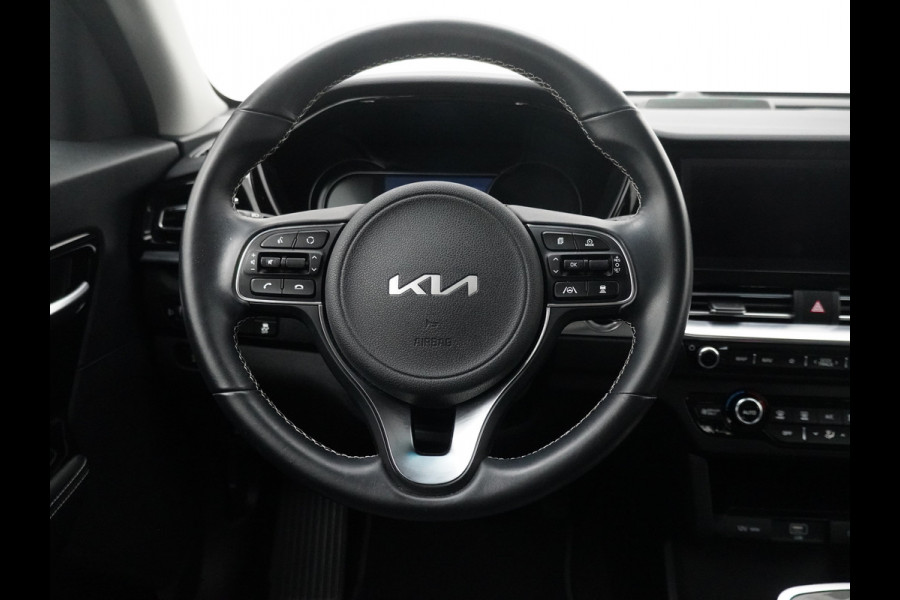Kia e-Niro DynamicLine 64 kWh - SOH 96,9% - Adaptief Cruise Control - Climate Control - Lichtmetalen Velgen - Navigatie - Fabrieksgarantie Tot 2029