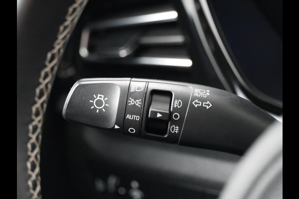 Kia e-Niro DynamicLine 64 kWh - SOH 94,2% - Adaptief Control - Climate Control - Navigatie - Apple/Android Carplay - Fabrieksgarantie Tot 2029