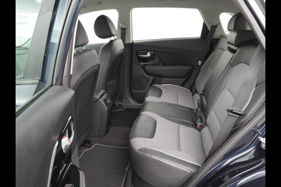 Kia e-Niro DynamicLine 64 kWh - SOH 94,2% - Adaptief Control - Climate Control - Navigatie - Apple/Android Carplay - Fabrieksgarantie Tot 2029