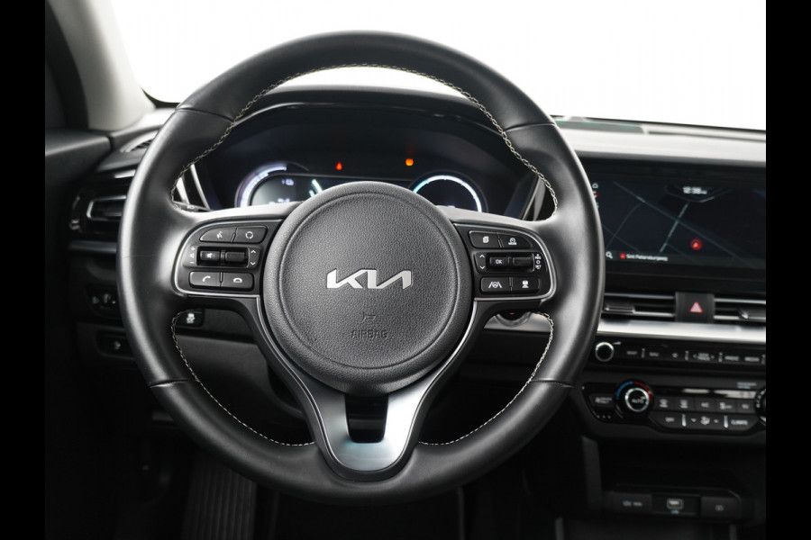 Kia e-Niro DynamicLine 64 kWh - SOH 94,2% - Adaptief Control - Climate Control - Navigatie - Apple/Android Carplay - Fabrieksgarantie Tot 2029