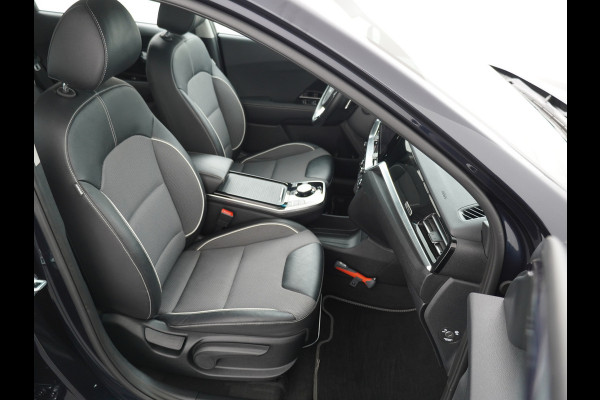 Kia e-Niro DynamicLine 64 kWh - SOH 94,2% - Adaptief Control - Climate Control - Navigatie - Apple/Android Carplay - Fabrieksgarantie Tot 2029