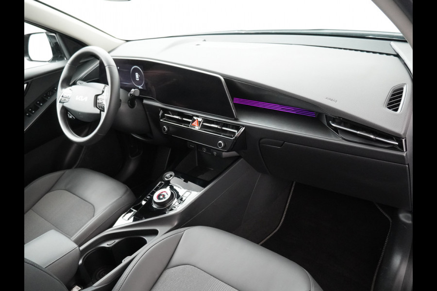 Kia Niro EV DynamicLine 64.8 kWh - SOH 98,4% - Apple Carplay/ Android Auto - Cruise Control - Adaptief Cruise Control - Navigatie - Fabrieksgarantie tot 03-2030