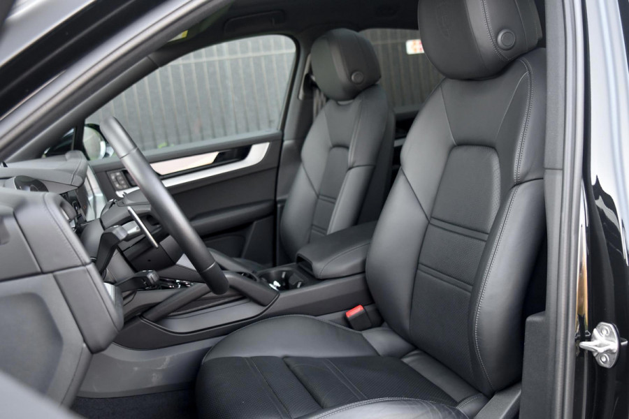 Porsche Cayenne Coupé 3.0 E-Hybrid. BTW, Sport Design, Sportuitlaat, Softclose, Leder, Memory, ACC, Keyless, Camera, Dodeh, Luchtv