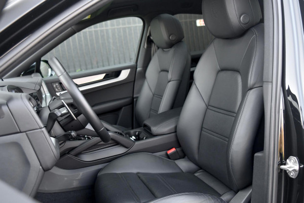 Porsche Cayenne Coupé 3.0 E-Hybrid. BTW, Sport Design, Sportuitlaat, Softclose, Leder, Memory, ACC, Keyless, Camera, Dodeh, Luchtv