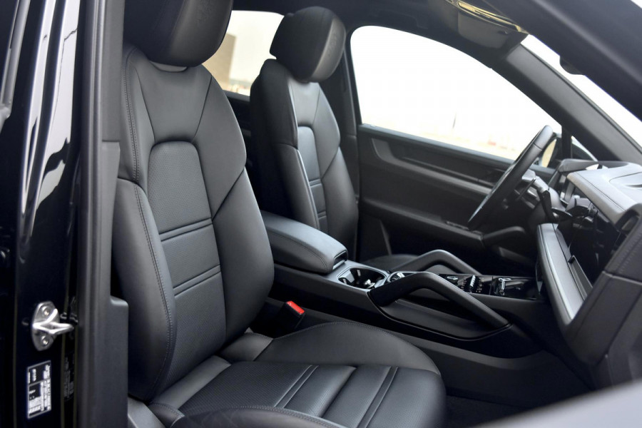 Porsche Cayenne Coupé 3.0 E-Hybrid. BTW, Sport Design, Sportuitlaat, Softclose, Leder, Memory, ACC, Keyless, Camera, Dodeh, Luchtv