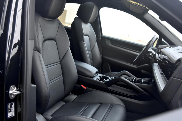Porsche Cayenne Coupé 3.0 E-Hybrid. BTW, Sport Design, Sportuitlaat, Softclose, Leder, Memory, ACC, Keyless, Camera, Dodeh, Luchtv