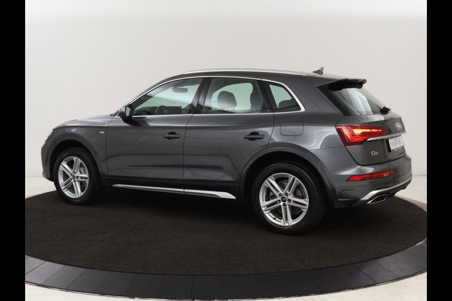 Audi Q5 50 TFSI e quattro S edition | Stoelverwarming | Adaptive cruise | Matrix LED | Half leder | Camera | Carplay | Sfeerverlichting | Sportstoelen | Navigatie