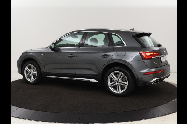 Audi Q5 50 TFSI e quattro S edition | Stoelverwarming | Adaptive cruise | Matrix LED | Half leder | Camera | Carplay | Sfeerverlichting | Sportstoelen | Navigatie