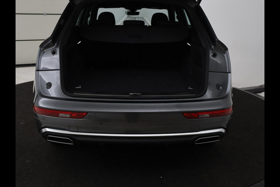 Audi Q5 50 TFSI e quattro S edition | Stoelverwarming | Adaptive cruise | Matrix LED | Half leder | Camera | Carplay | Sfeerverlichting | Sportstoelen | Navigatie