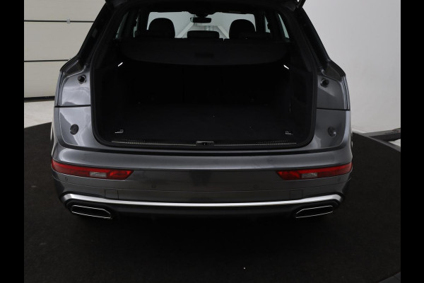 Audi Q5 50 TFSI e quattro S edition | Stoelverwarming | Adaptive cruise | Matrix LED | Half leder | Camera | Carplay | Sfeerverlichting | Sportstoelen | Navigatie