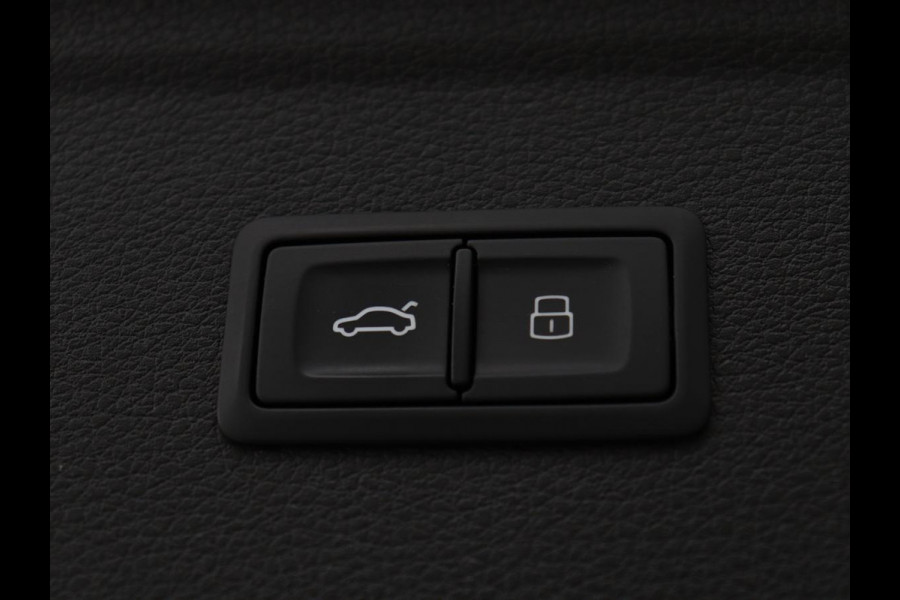 Audi Q5 50 TFSI e quattro S edition | Stoelverwarming | Adaptive cruise | Matrix LED | Half leder | Camera | Carplay | Sfeerverlichting | Sportstoelen | Navigatie