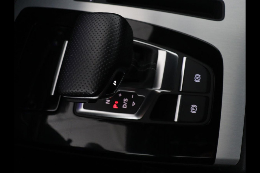 Audi Q5 50 TFSI e quattro S edition | Stoelverwarming | Adaptive cruise | Matrix LED | Half leder | Camera | Carplay | Sfeerverlichting | Sportstoelen | Navigatie