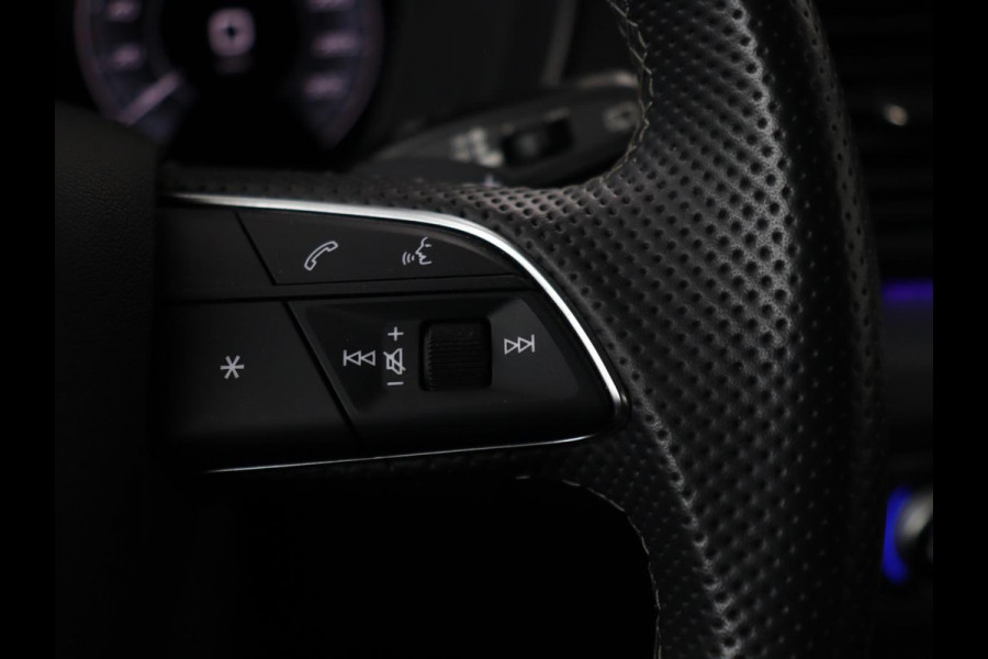 Audi Q5 50 TFSI e quattro S edition | Stoelverwarming | Adaptive cruise | Matrix LED | Half leder | Camera | Carplay | Sfeerverlichting | Sportstoelen | Navigatie