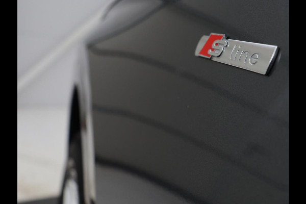 Audi Q5 50 TFSI e quattro S edition | Stoelverwarming | Adaptive cruise | Matrix LED | Half leder | Camera | Carplay | Sfeerverlichting | Sportstoelen | Navigatie