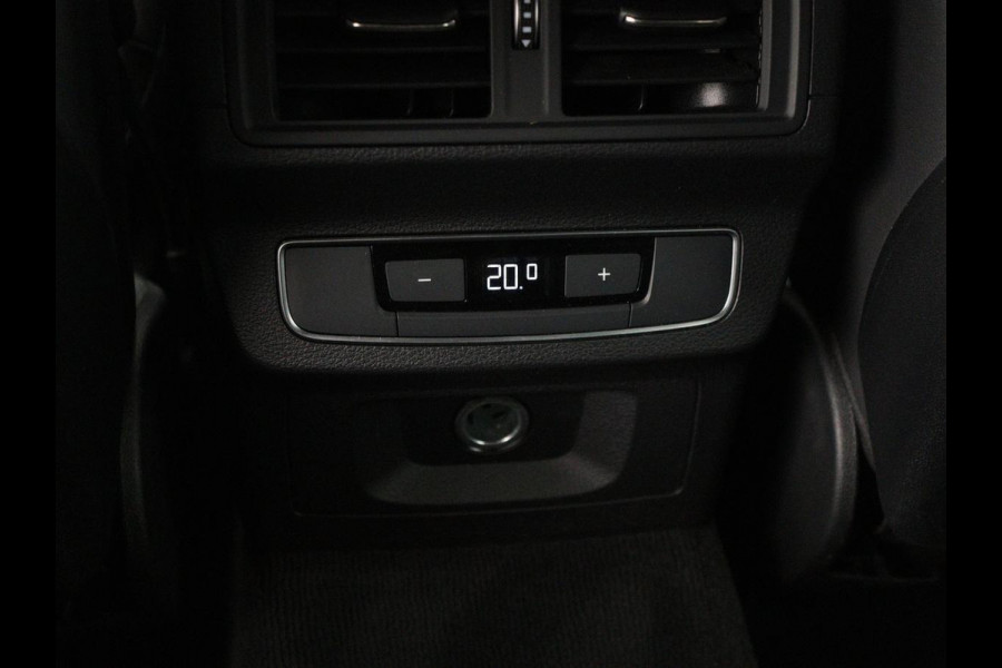 Audi Q5 50 TFSI e quattro S edition | Stoelverwarming | Adaptive cruise | Matrix LED | Half leder | Camera | Carplay | Sfeerverlichting | Sportstoelen | Navigatie