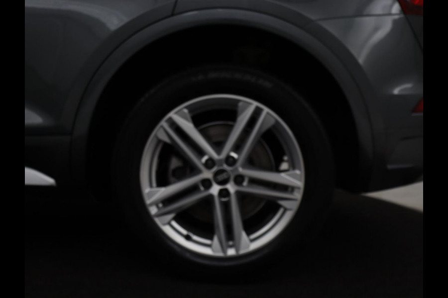 Audi Q5 50 TFSI e quattro S edition | Stoelverwarming | Adaptive cruise | Matrix LED | Half leder | Camera | Carplay | Sfeerverlichting | Sportstoelen | Navigatie