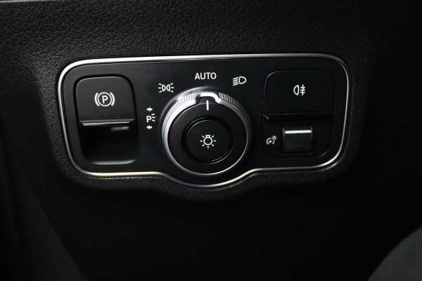 Mercedes-Benz B-Klasse 160 Advantage (NAVIGATIE, ACHTERUITRIJCAMERA, PARKEERSENSOREN, CRUISE CONTROL, NL-AUTO, GOED ONDERHOUDEN)