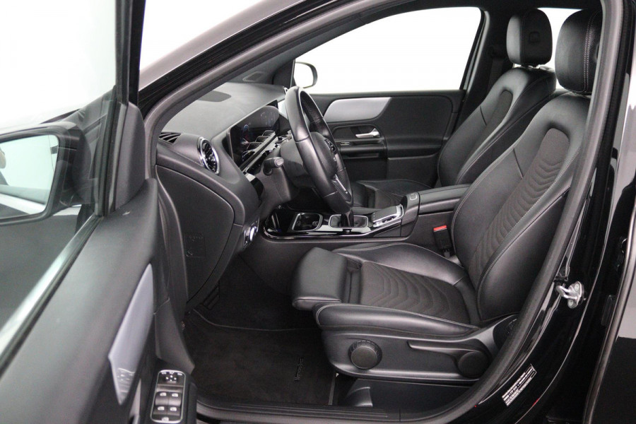 Mercedes-Benz B-Klasse 160 Advantage (NAVIGATIE, ACHTERUITRIJCAMERA, PARKEERSENSOREN, CRUISE CONTROL, NL-AUTO, GOED ONDERHOUDEN)