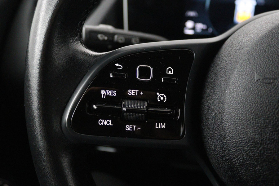 Mercedes-Benz B-Klasse 160 Advantage (NAVIGATIE, ACHTERUITRIJCAMERA, PARKEERSENSOREN, CRUISE CONTROL, NL-AUTO, GOED ONDERHOUDEN)
