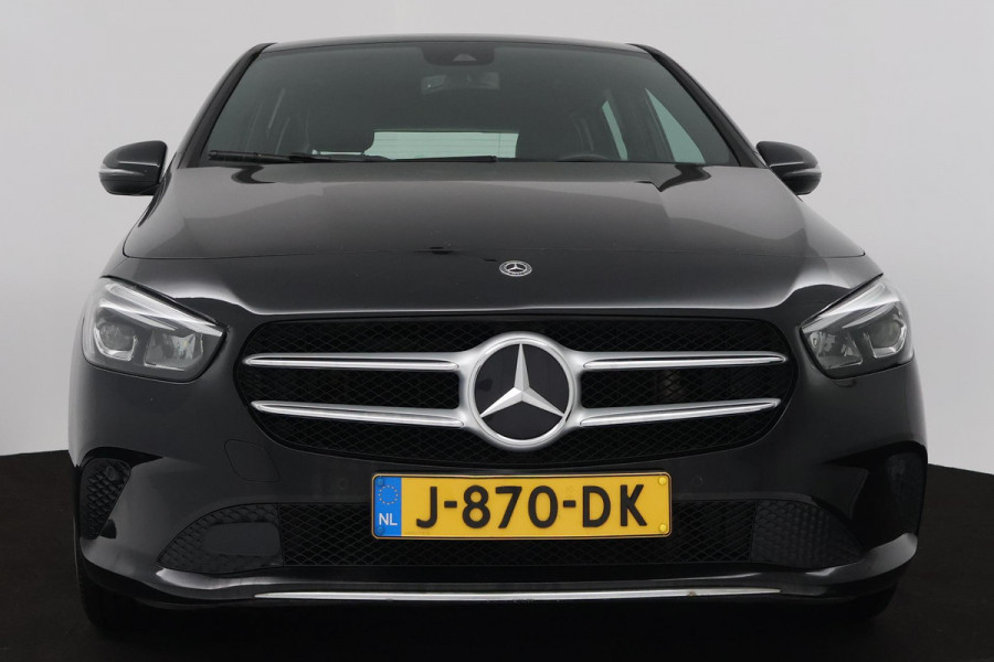 Mercedes-Benz B-Klasse 160 Advantage (NAVIGATIE, ACHTERUITRIJCAMERA, PARKEERSENSOREN, CRUISE CONTROL, NL-AUTO, GOED ONDERHOUDEN)