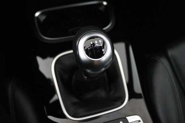Mercedes-Benz B-Klasse 160 Advantage (NAVIGATIE, ACHTERUITRIJCAMERA, PARKEERSENSOREN, CRUISE CONTROL, NL-AUTO, GOED ONDERHOUDEN)
