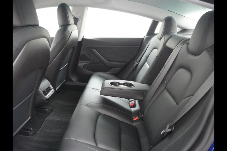 Tesla Model 3 RWD SR+ 60kWh 325PK Trekhaak FSD 3-Computer 18" AutoPilot Leder PanoDak Adaptive-Cruise Lmv Camera's Elektr.-Stuur+Stoelen+Spieg Navi LED Comfortstoelen ACC DAB Voorverwarmen interieur via App Keyless via Telefoonsleutel One-Pedal-Drive Origineel Nederlandse auto tot 11kw laden thuis! 1.584kg licht! Accu Garantie tot 16-03-2028/160.000km