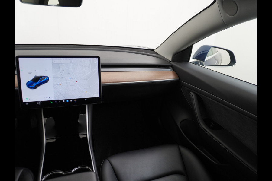 Tesla Model 3 RWD SR+ 60kWh 325PK Trekhaak FSD 3-Computer 18" AutoPilot Leder PanoDak Adaptive-Cruise Lmv Camera's Elektr.-Stuur+Stoelen+Spieg Navi LED Comfortstoelen ACC DAB Voorverwarmen interieur via App Keyless via Telefoonsleutel One-Pedal-Drive Origineel Nederlandse auto tot 11kw laden thuis! 1.584kg licht! Accu Garantie tot 16-03-2028/160.000km