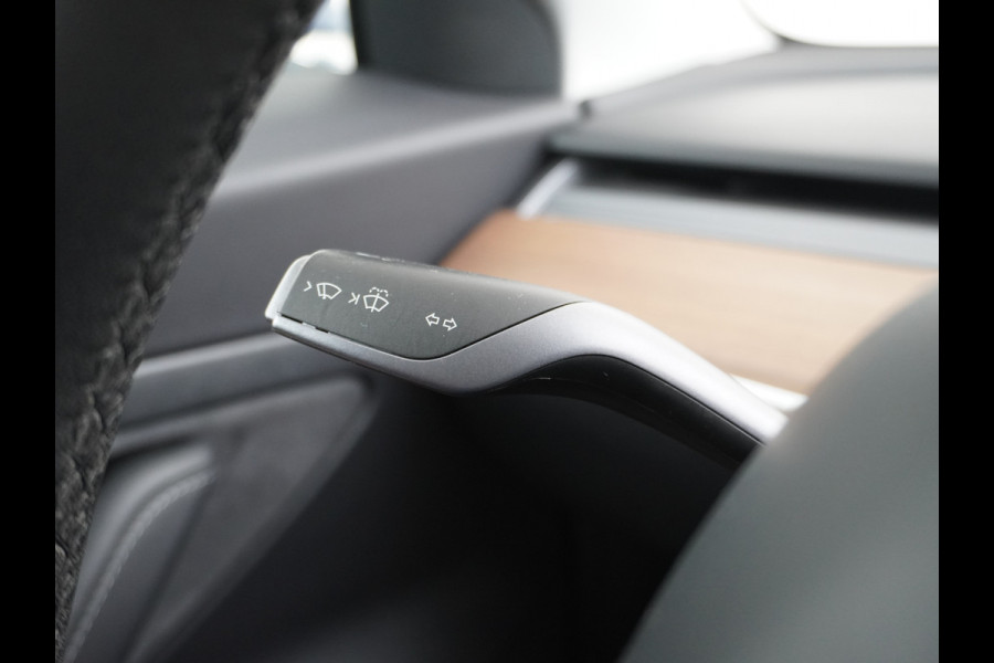 Tesla Model 3 RWD SR+ 60kWh 325PK Trekhaak FSD 3-Computer 18" AutoPilot Leder PanoDak Adaptive-Cruise Lmv Camera's Elektr.-Stuur+Stoelen+Spieg Navi LED Comfortstoelen ACC DAB Voorverwarmen interieur via App Keyless via Telefoonsleutel One-Pedal-Drive Origineel Nederlandse auto tot 11kw laden thuis! 1.584kg licht! Accu Garantie tot 16-03-2028/160.000km