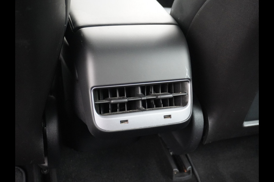 Tesla Model 3 RWD SR+ 60kWh 325PK Trekhaak FSD 3-Computer 18" AutoPilot Leder PanoDak Adaptive-Cruise Lmv Camera's Elektr.-Stuur+Stoelen+Spieg Navi LED Comfortstoelen ACC DAB Voorverwarmen interieur via App Keyless via Telefoonsleutel One-Pedal-Drive Origineel Nederlandse auto tot 11kw laden thuis! 1.584kg licht! Accu Garantie tot 16-03-2028/160.000km