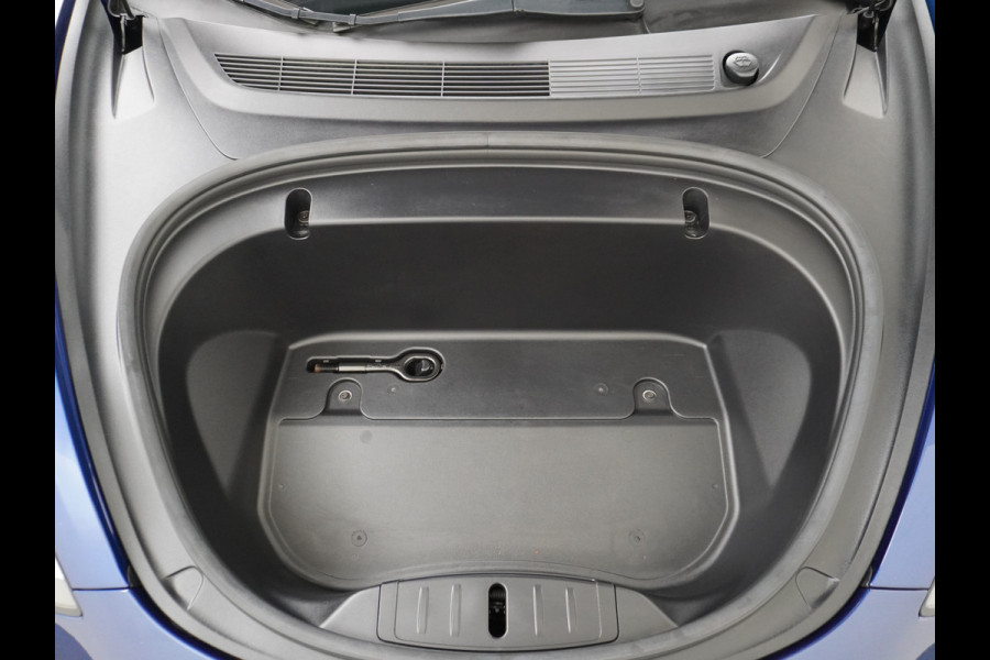 Tesla Model 3 RWD SR+ 60kWh 325PK Trekhaak FSD 3-Computer 18" AutoPilot Leder PanoDak Adaptive-Cruise Lmv Camera's Elektr.-Stuur+Stoelen+Spieg Navi LED Comfortstoelen ACC DAB Voorverwarmen interieur via App Keyless via Telefoonsleutel One-Pedal-Drive Origineel Nederlandse auto tot 11kw laden thuis! 1.584kg licht! Accu Garantie tot 16-03-2028/160.000km