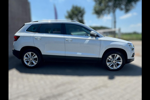 Škoda Karoq 1.5 TSI ACT Style TREKHAAK / ADAPT. CRUISE / STOELVERW. / DRAADLOZE LADER / 110KW / 150PK / DRAADLOZE CARPLAY / ECC
