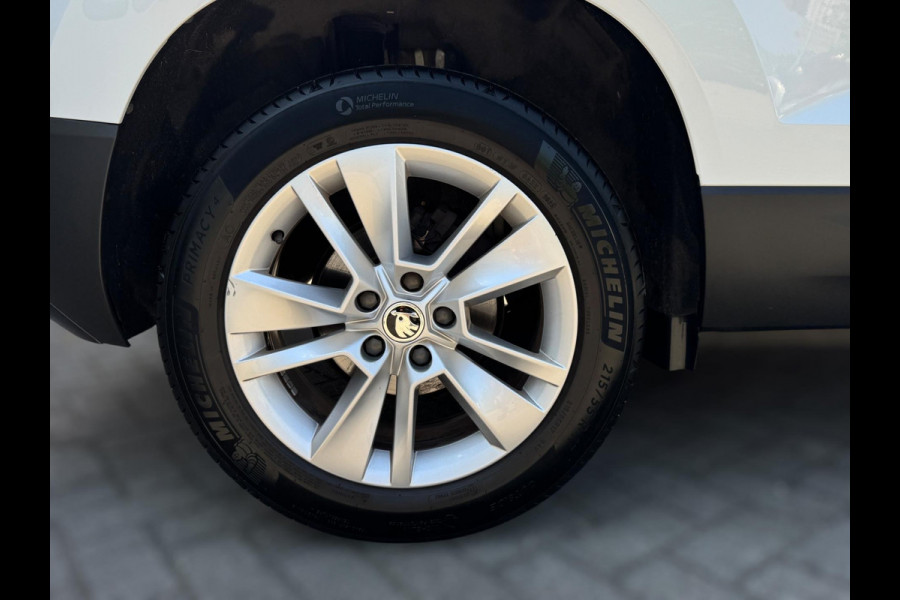 Škoda Karoq 1.5 TSI ACT Style TREKHAAK / ADAPT. CRUISE / STOELVERW. / DRAADLOZE LADER / 110KW / 150PK / DRAADLOZE CARPLAY / ECC