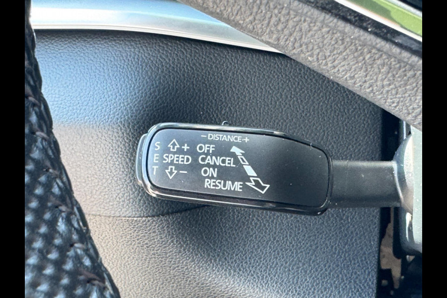 Škoda Karoq 1.5 TSI ACT Style TREKHAAK / ADAPT. CRUISE / STOELVERW. / DRAADLOZE LADER / 110KW / 150PK / DRAADLOZE CARPLAY / ECC