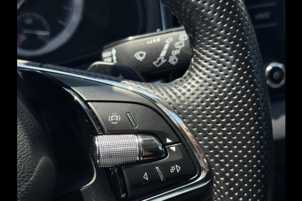 Škoda Karoq 1.5 TSI ACT Style TREKHAAK / ADAPT. CRUISE / STOELVERW. / DRAADLOZE LADER / 110KW / 150PK / DRAADLOZE CARPLAY / ECC