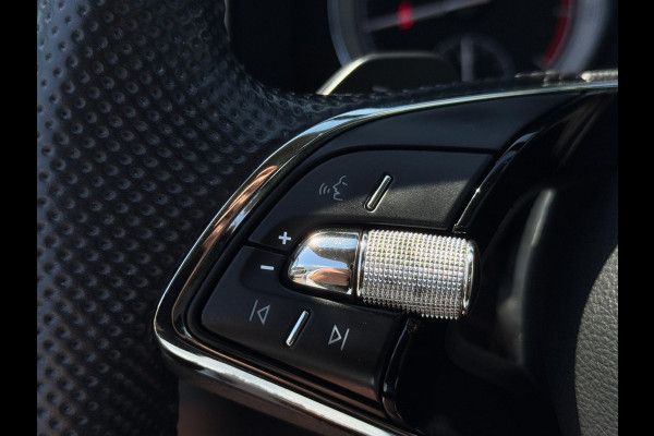 Škoda Karoq 1.5 TSI ACT Style TREKHAAK / ADAPT. CRUISE / STOELVERW. / DRAADLOZE LADER / 110KW / 150PK / DRAADLOZE CARPLAY / ECC