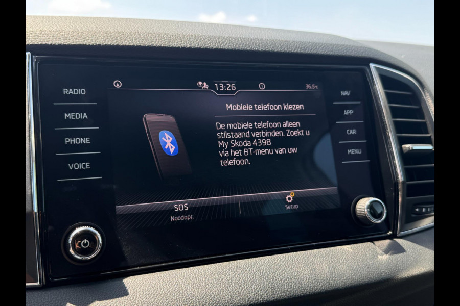 Škoda Karoq 1.5 TSI ACT Style TREKHAAK / ADAPT. CRUISE / STOELVERW. / DRAADLOZE LADER / 110KW / 150PK / DRAADLOZE CARPLAY / ECC