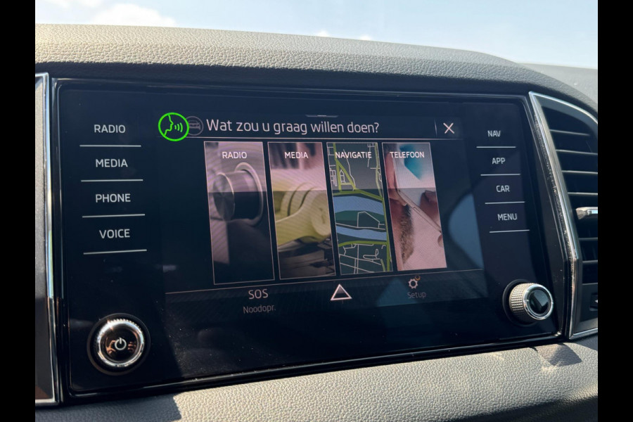 Škoda Karoq 1.5 TSI ACT Style TREKHAAK / ADAPT. CRUISE / STOELVERW. / DRAADLOZE LADER / 110KW / 150PK / DRAADLOZE CARPLAY / ECC