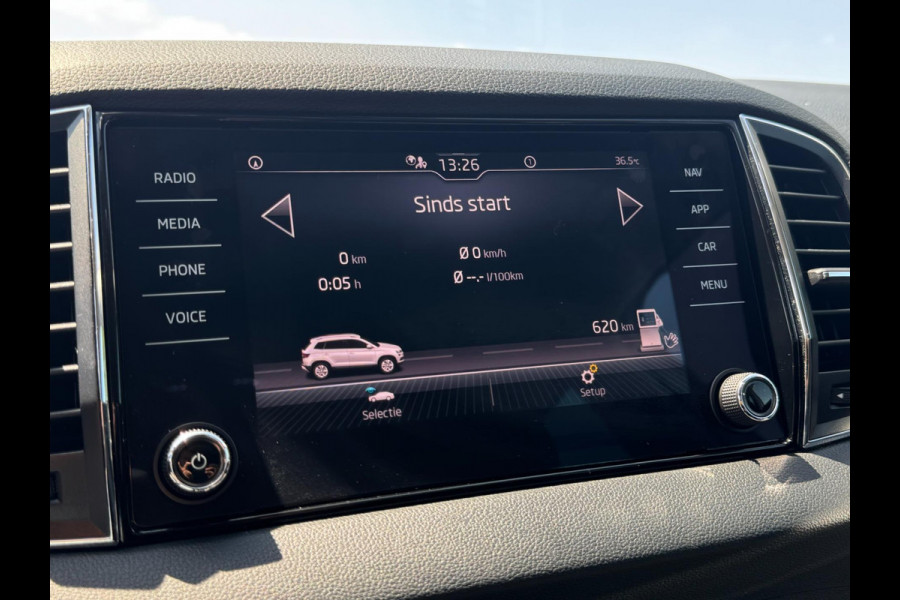 Škoda Karoq 1.5 TSI ACT Style TREKHAAK / ADAPT. CRUISE / STOELVERW. / DRAADLOZE LADER / 110KW / 150PK / DRAADLOZE CARPLAY / ECC