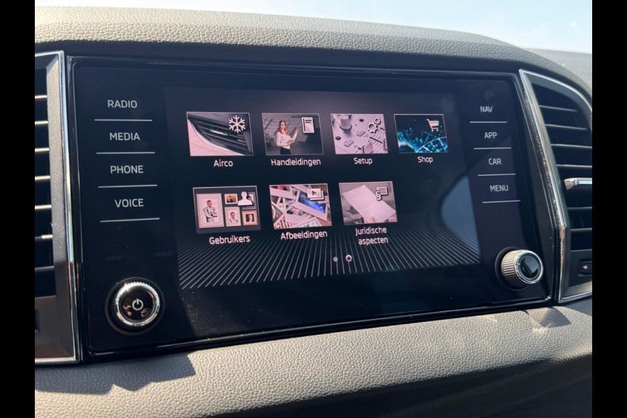 Škoda Karoq 1.5 TSI ACT Style TREKHAAK / ADAPT. CRUISE / STOELVERW. / DRAADLOZE LADER / 110KW / 150PK / DRAADLOZE CARPLAY / ECC