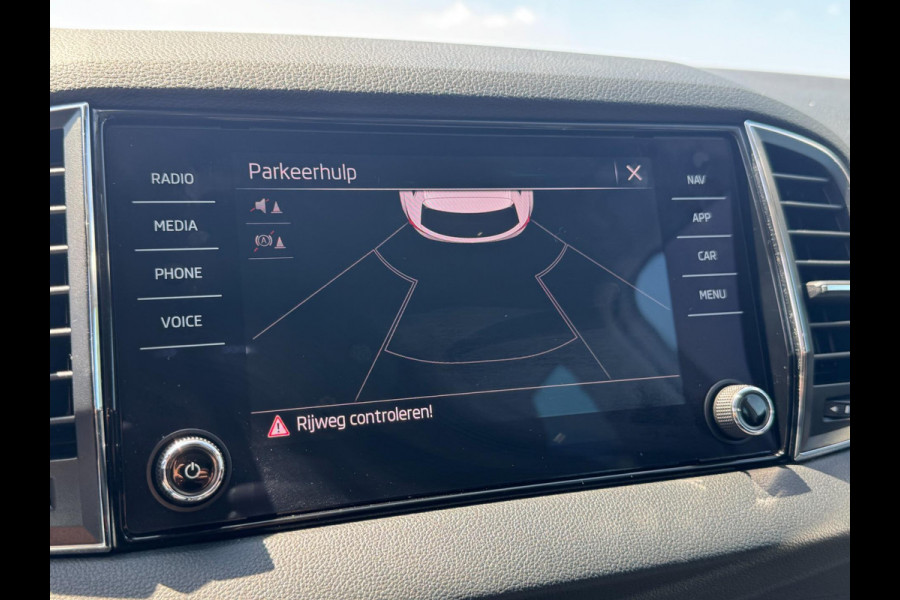Škoda Karoq 1.5 TSI ACT Style TREKHAAK / ADAPT. CRUISE / STOELVERW. / DRAADLOZE LADER / 110KW / 150PK / DRAADLOZE CARPLAY / ECC