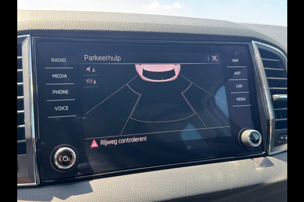 Škoda Karoq 1.5 TSI ACT Style TREKHAAK / ADAPT. CRUISE / STOELVERW. / DRAADLOZE LADER / 110KW / 150PK / DRAADLOZE CARPLAY / ECC